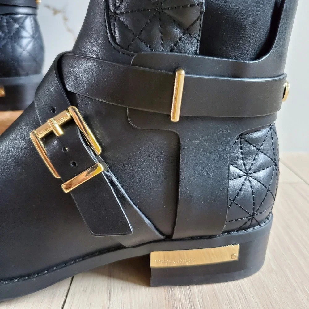 Vince Camuto material leather